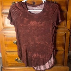 Burgundy short sleeve top. Size Medium.